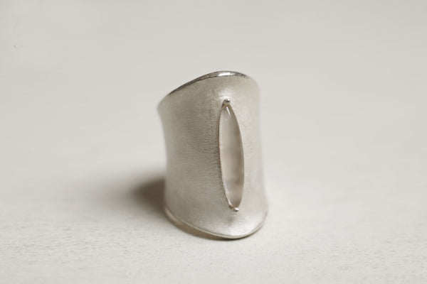 OLIO E ACETO Silver White Cave Wide Ring OA08F09 POEA4